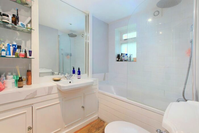 1 Bedroom Flat To Rent In Corrance Road, Brixton, London, SW2