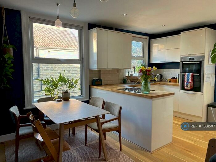 3 Bedroom Maisonette To Rent In Mount Pleasant Road, London, SE13