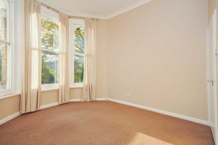 1 Bedroom Flat To Rent In Thicket Road, London, SE20