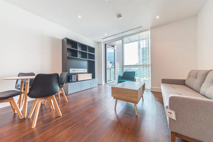 1 Bedroom Flat To Rent In Harbour Way, Canary Wharf, E14