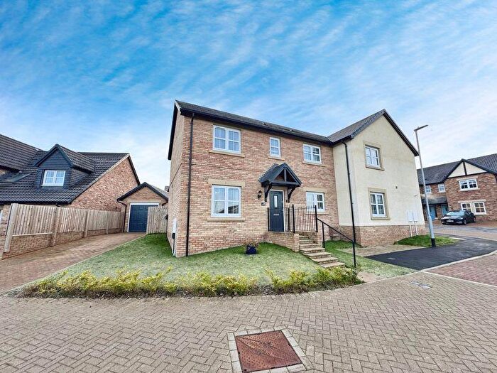 3 Bedroom Semi Detached House For Sale In Glebe View, Ryton, NE40