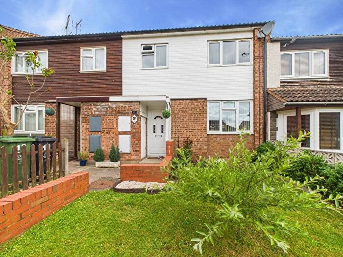 3 Bedroom Terraced House For Sale In Selsey Close, Worcester, Worcestershire, WR4