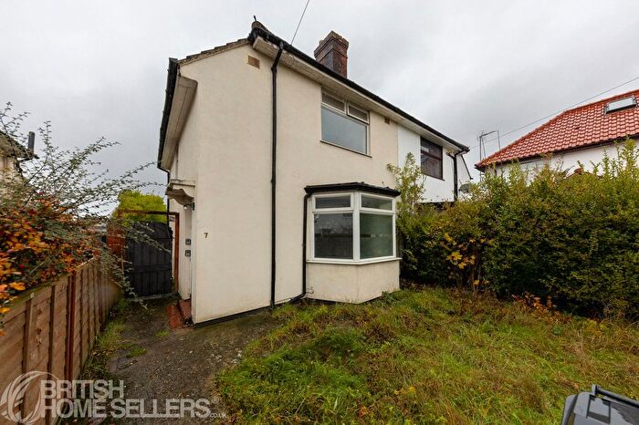 3 Bedroom Semi Detached House For Sale In Moat Place, London, W3