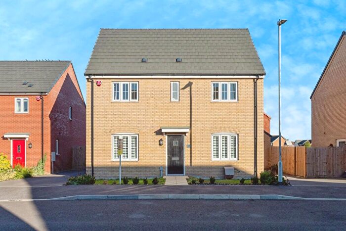 3 Bedroom Detached House For Sale In Middlemoore Way, Crowland, Peterborough, PE6
