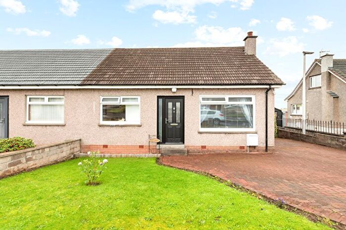 4 Bedroom Semi Detached House For Sale In The Hennings, Sauchie, FK10