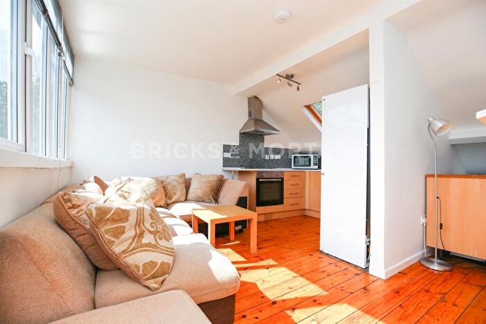 4 Bedroom Maisonette To Rent In (£pppw) Springbank Road, Sandyford, NE2