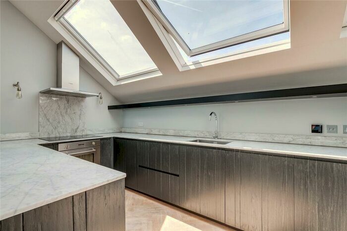 2 Bedroom Apartment To Rent In Vardens Road, SW11