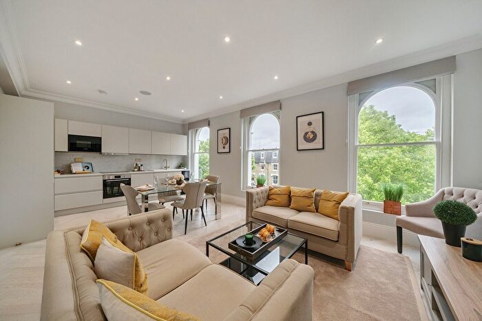 3 Bedroom Flat To Rent In Hammersmith Grove, Hammersmith, London, W6