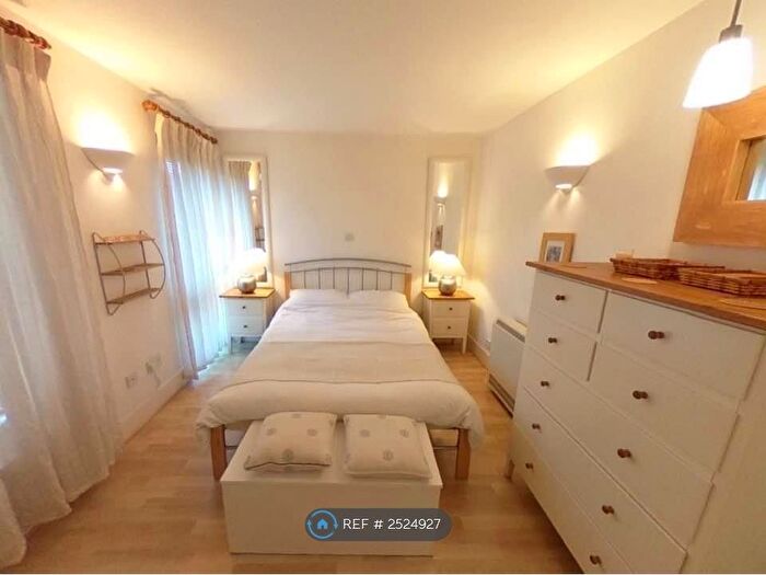 1 Bedroom Flat To Rent In Desborough Avenue, High Wycombe, HP11