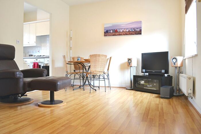 1 Bedroom Flat To Rent In Symphony Close, Edgware, London, HA8