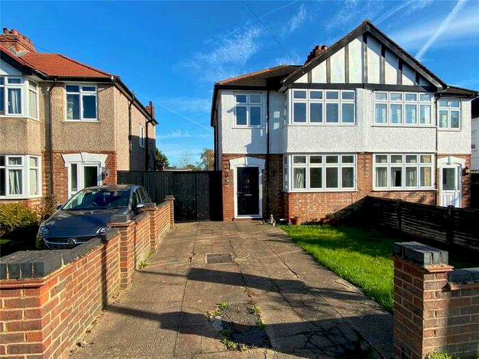 3 Bedroom Semi-Detached House To Rent In Staines Road, Staines-upon-thames, Surrey, TW18