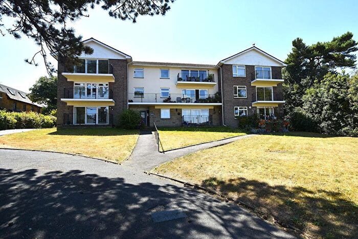 2 Bedroom Flat To Rent In Victoria Avenue, Shanklin, PO37