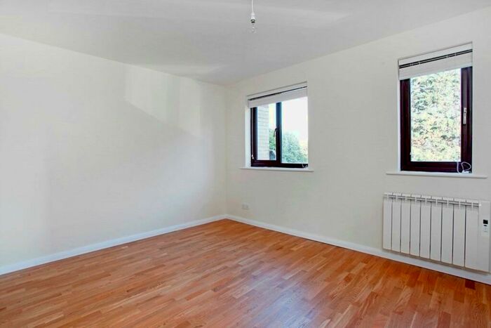 1 Bedroom Flat To Rent In Harrison Court Myers Lane, Off Mercury Road, SE14