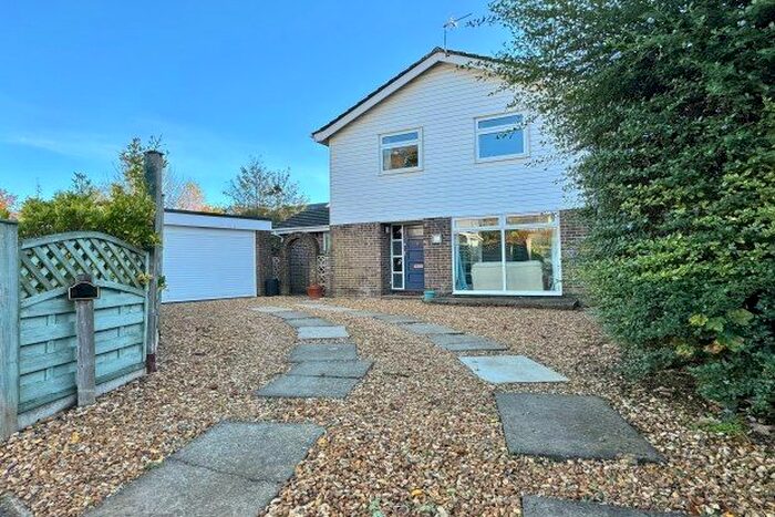 4 Bedroom Property To Rent In Queens Road, Southampton, SO31