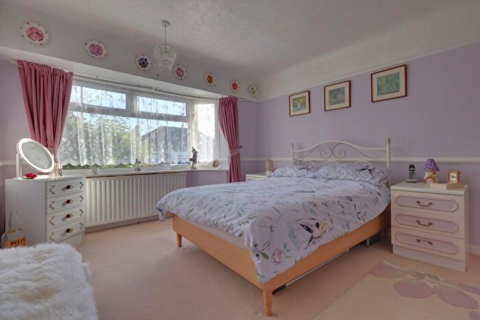 2 Bedroom Semi-Detached Bungalow For Sale In Springfield Close, Bedhampton, Havant, PO9