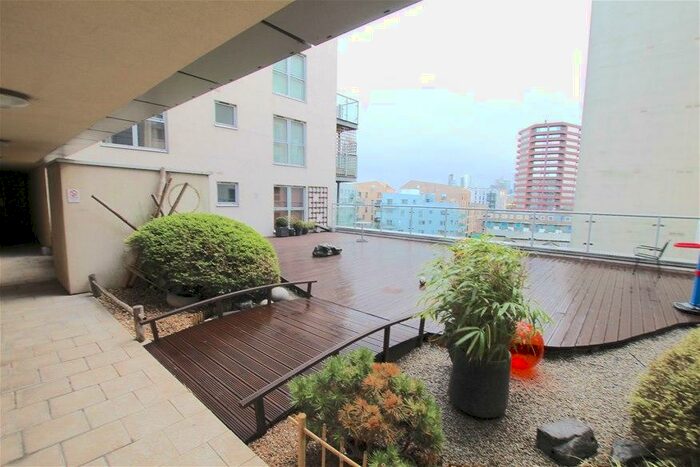 2 Bedroom Flat To Rent In Southgate Road, Islington, N1