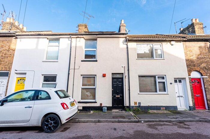 2 Bedroom Terraced House To Rent In Baker Street, Rochester, ME1