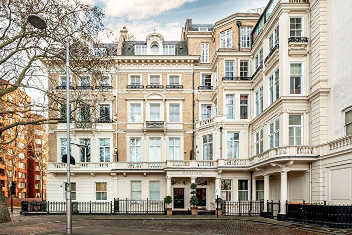 4 Bedroom Flat To Rent In Hyde Park Gate, London, SW7