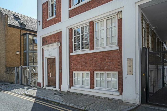 Studio To Rent In Fairclough Street, Aldgate, London, E1