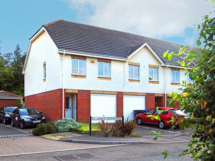 3 Bedroom Town House To Rent In Copse Road, St. Johns, Woking, GU21