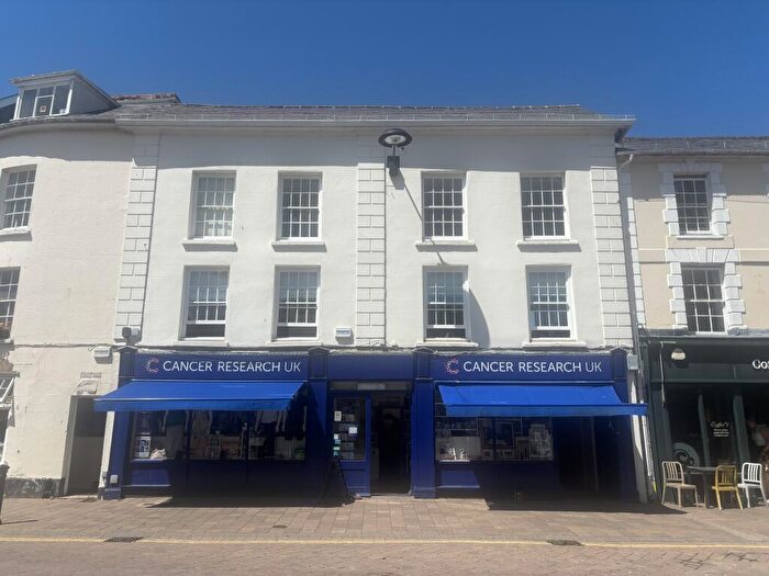 2 Bedroom Maisonette To Rent In High Street, Shaftesbury, Dorset, SP7