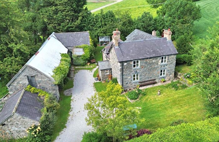 4 Bedroom House For Sale In Gwyddelwern, Corwen, LL21
