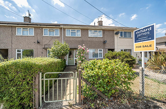 3 Bedroom Terraced House For Sale In Carstairs Avenue, Park South, Swindon, SN3