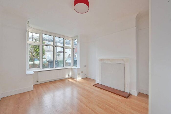 3 Bedroom Terraced House To Rent In Princes Avenue, Watford, WD18