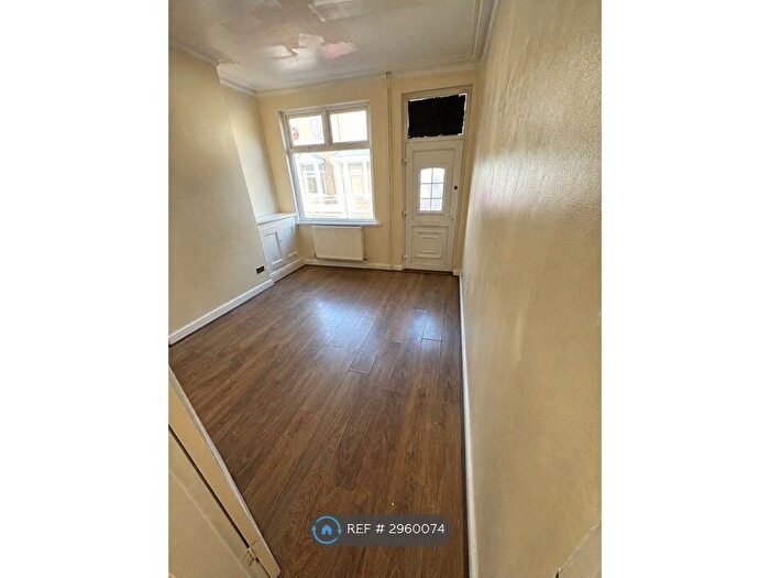 2 Bedroom Terraced House To Rent In Battenberg Road, Leicester, LE3