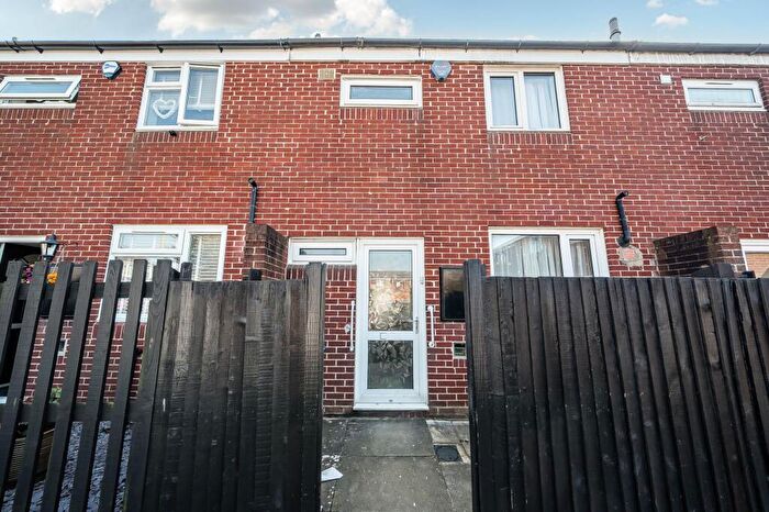 3 Bedroom Terraced House For Sale In Cooms Walk, Edgware, HA8