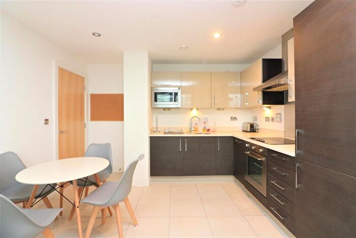 1 Bedroom Apartment For Sale In Streamlight Tower, Province Square, London, E14