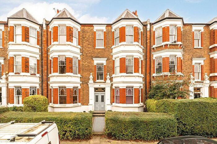 3 Bedroom Flat To Rent In Gondar Gardens, West Hampstead, NW6