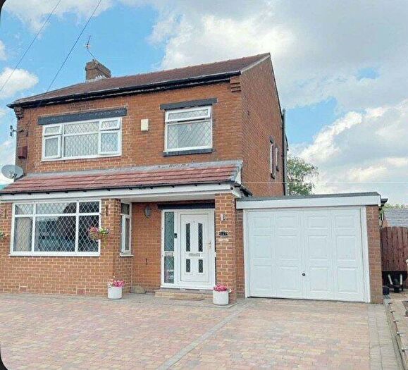 3 Bedroom Detached House For Sale In Abb Scott Lane, Low Moor, Bradford, BD12