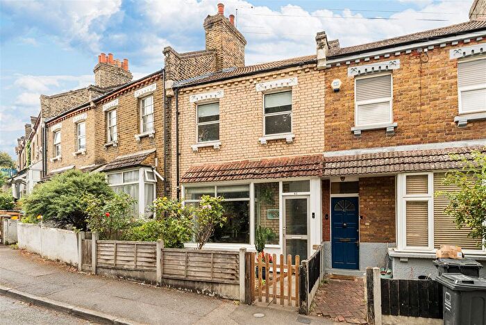 3 Bedroom Property For Sale In Bakers Hill, Clapton, E5