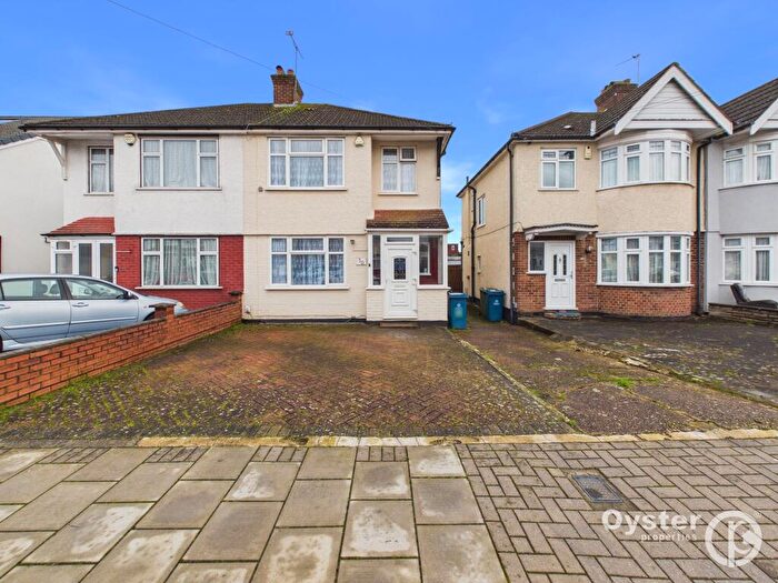 3 Bedroom Semi Detached House To Rent In Grange Avenue, Stanmore, HA7