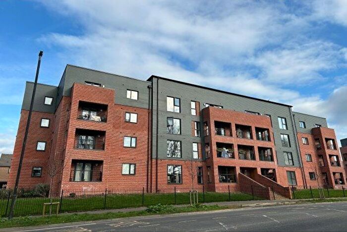 2 Bedroom Flat To Rent In Lime Tree House, Bristol, BS13
