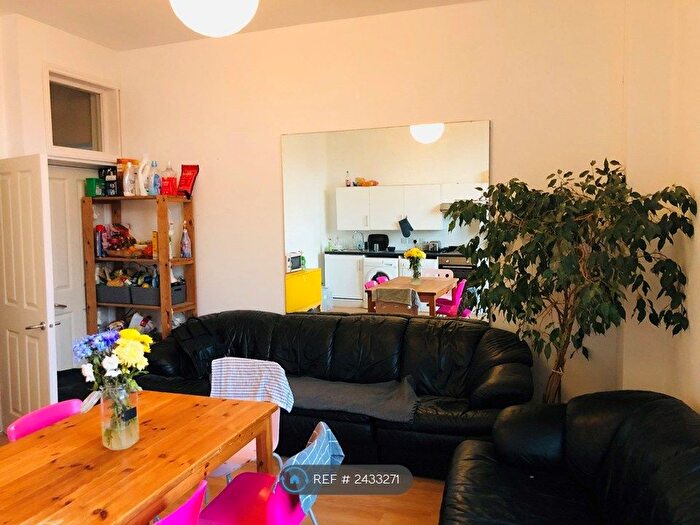 5 Bedroom Flat To Rent In The Kelly Arms, Kingston Upon Thames, KT1
