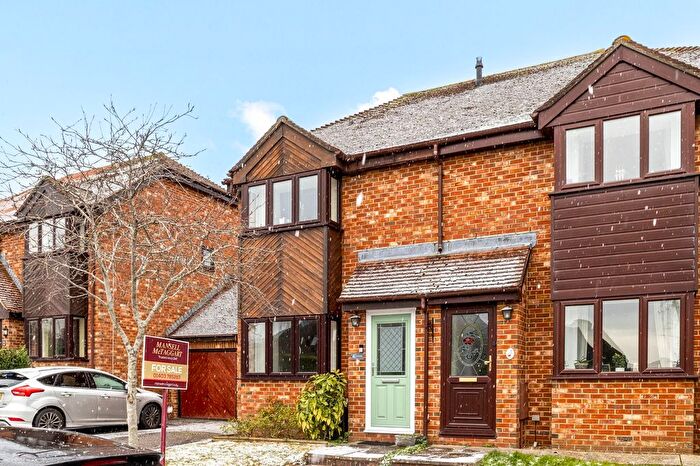 2 Bedroom Semi Detached House For Sale In Saxon Close, Billingshurst, RH14