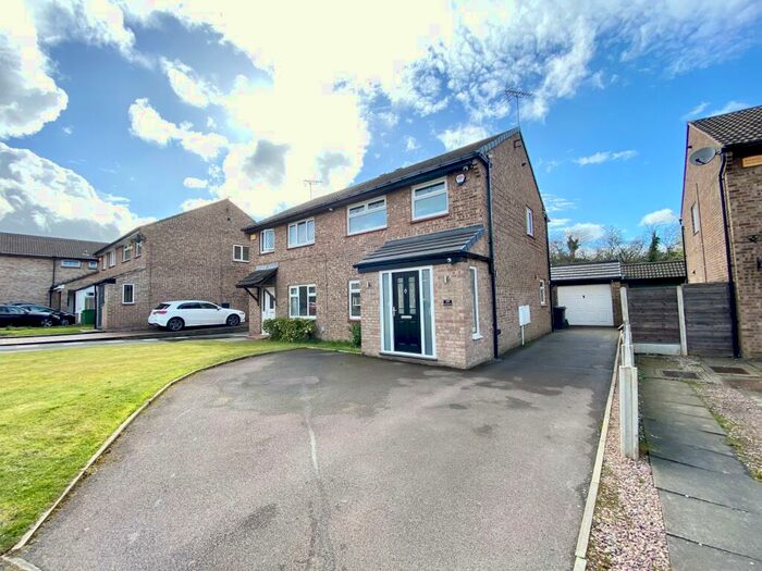 3 Bedroom Semi-Detached House To Rent In Duncombe Close, Stockport, SK7