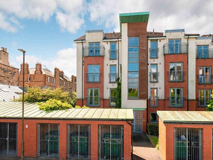 2 Bedroom Flat To Rent In Tytler Court, Milton Street, Edinburgh, EH8
