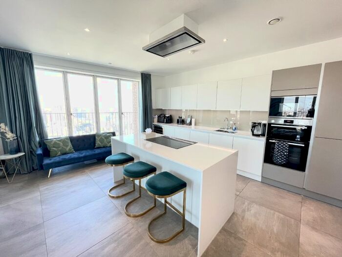 3 Bedroom Flat To Rent In Royal Captain Court, Arniston Way, London, E14