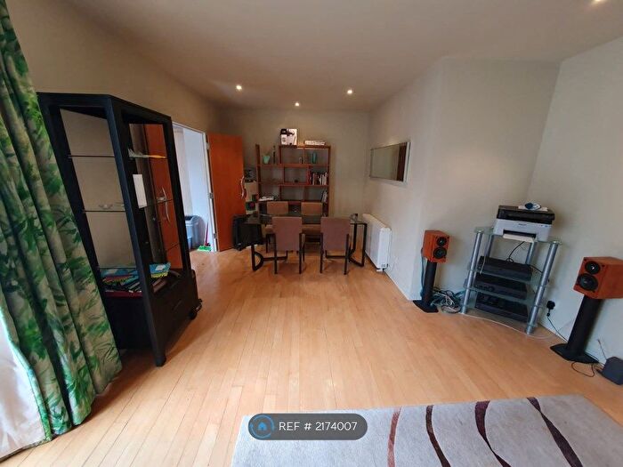 2 Bedroom Flat To Rent In Bartholomew Close, London, EC1A