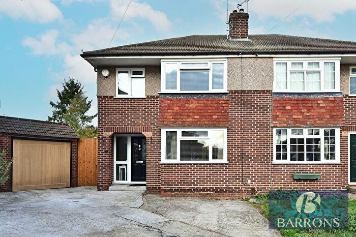 3 Bedroom Semi Detached House For Sale In Gibbs Close, Cheshunt, EN8