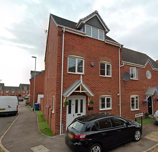 4 Bedroom House To Rent In Valley Drive, Wilnecote, Tamworth, B77