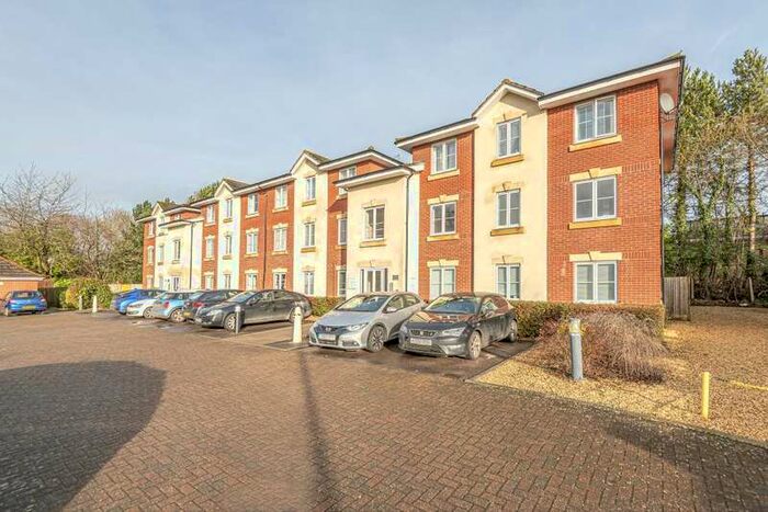 2 Bedroom Apartment To Rent In Newbury, Berkshire, RG14