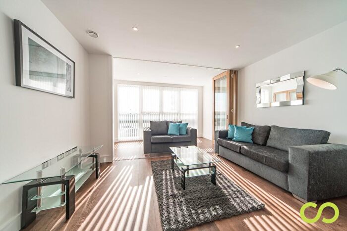 2 Bedroom Flat To Rent In Gateway Tower, Western Gateway, Royal Victoria, E16