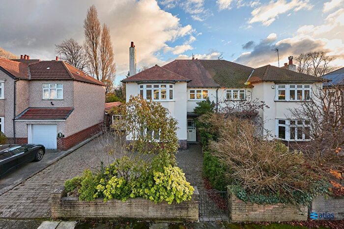 4 Bedroom Semi Detached House For Sale In Sinclair Drive, Mossley Hill, L18