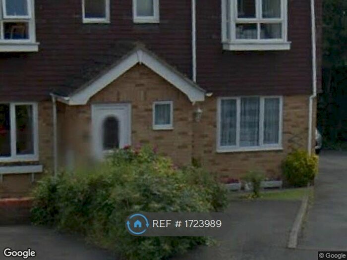 2 Bedroom Flat To Rent In Highridge Close, Weavering, Maidstone, ME14