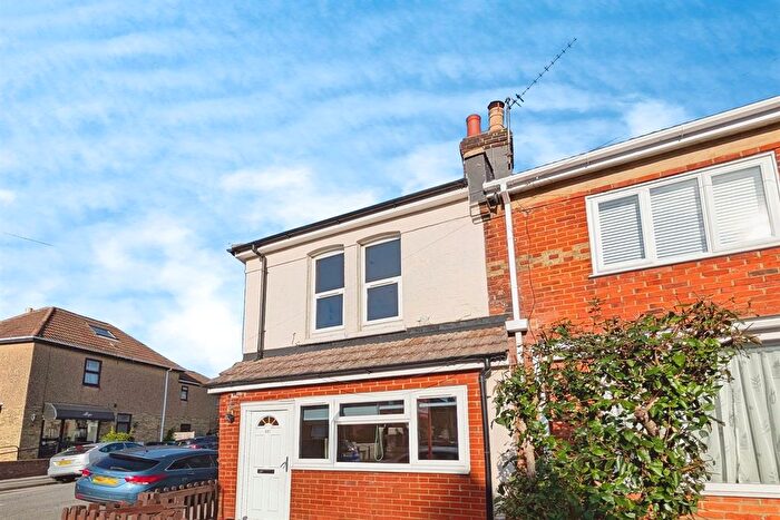 1 Bedroom Flat To Rent In Foundry Lane, SO15