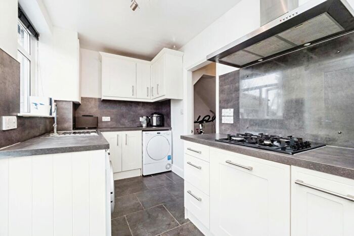 2 Bedroom House To Rent In Chingford, E4